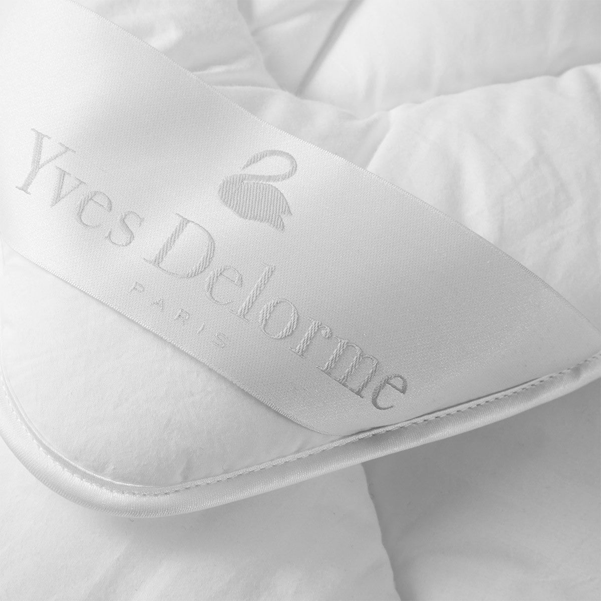 Yves Delorme Actuel Comforter - La Petite Maison